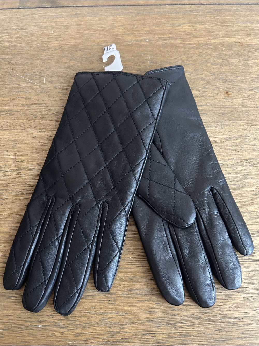 Merona Quilted Sheep Leather Gloves in Black Color. Brand New. Size L/XL.